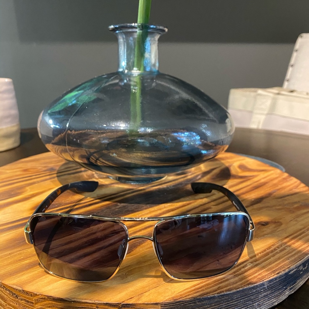 Only wore a few times they are to big for my face.